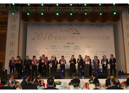 深圳执委台上演唱2