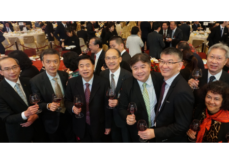 6工總領導與廣東省原省長黃華華合照