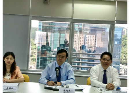 2肇慶市人民政府市長陳旭東(中)發言