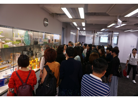 1參觀展廳現場情況
