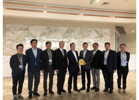 致送紀念品（濱海灣新區管委會）