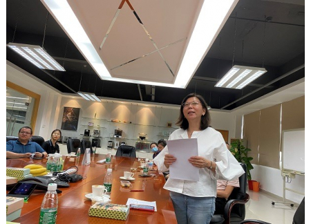 王玉珍主席主持會議