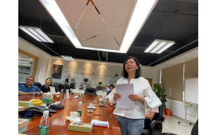 王玉珍主席主持會議