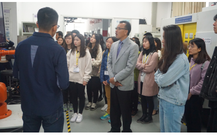 李沛良主席参观中科院深圳先进研究院工业机械人实验室
