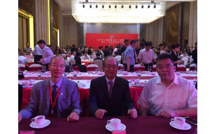 1歐陽永（正中），邱德厚（左）與嘉賓合照